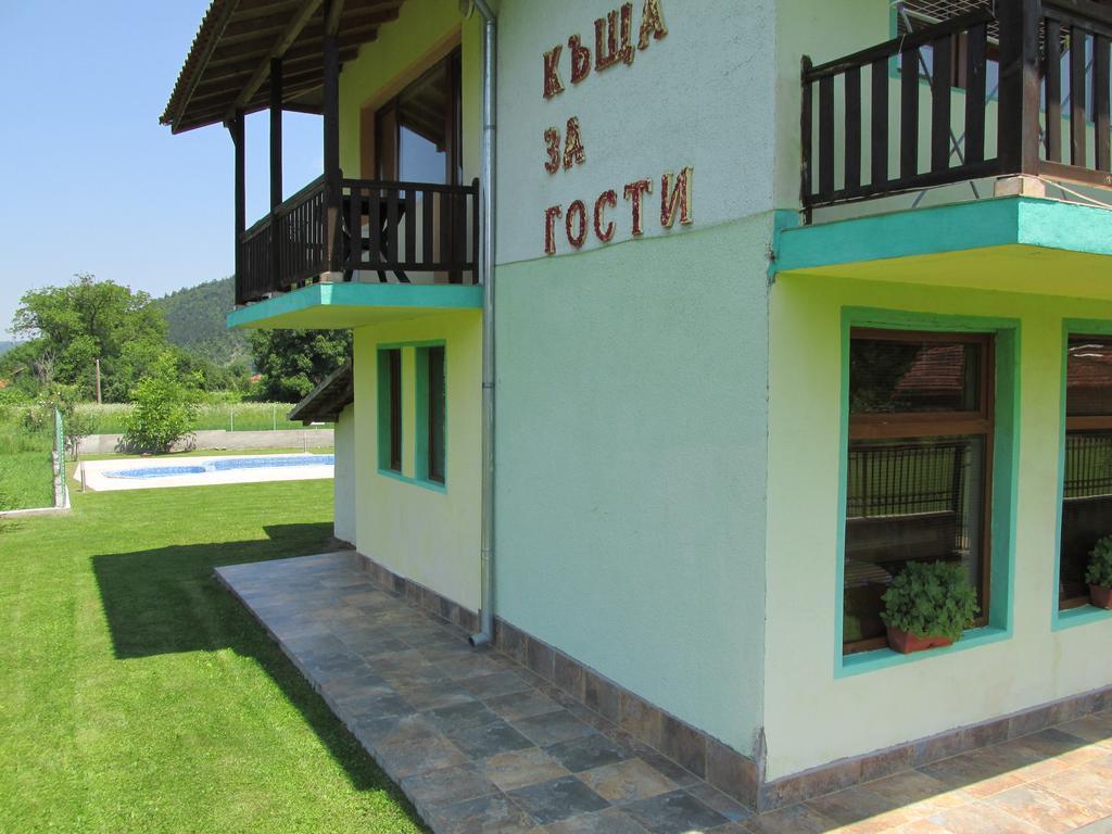 Pri Orehite Guesthouse Орешак Экстерьер фото